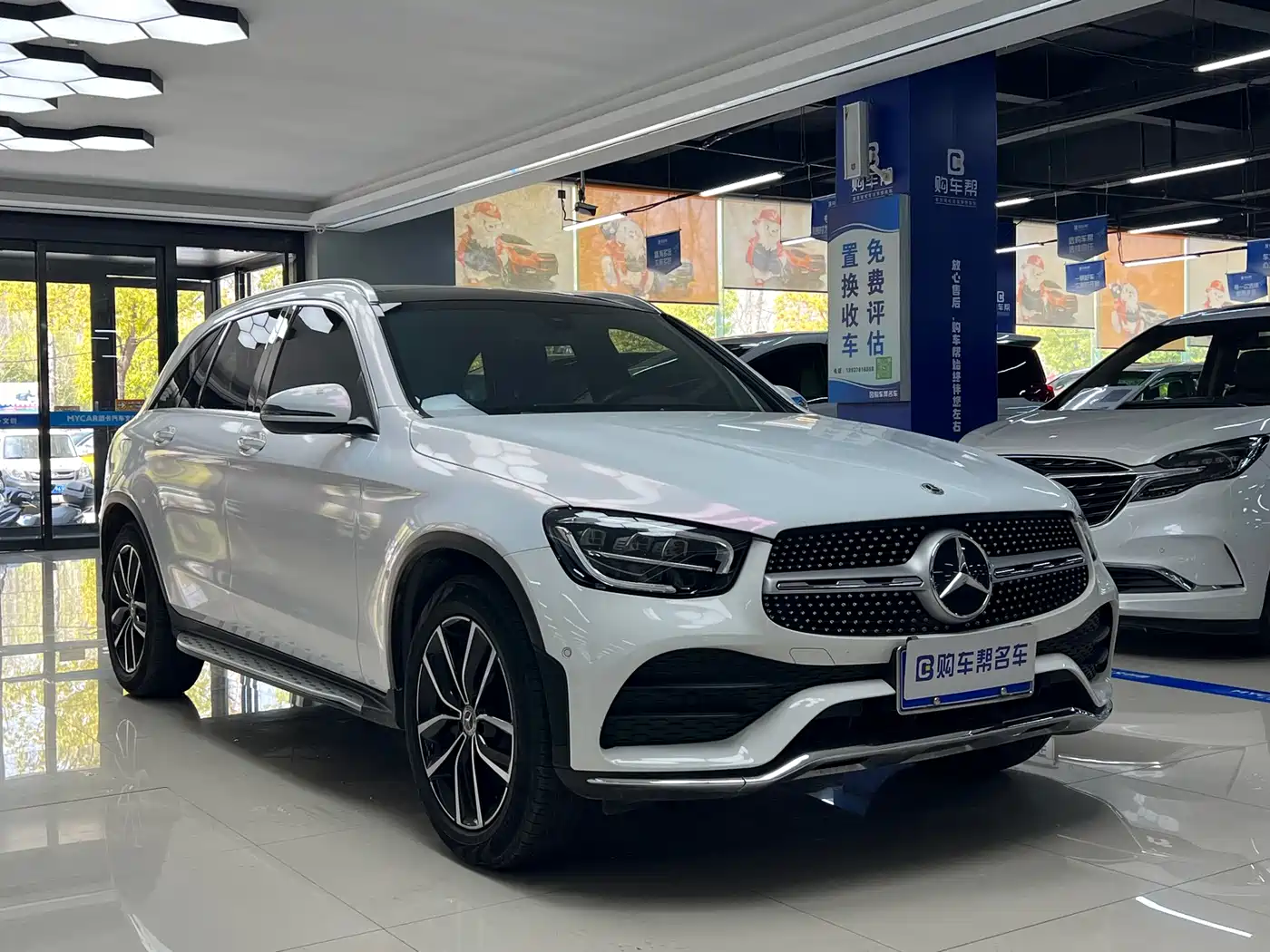 MERCEDES-BENZ GLC