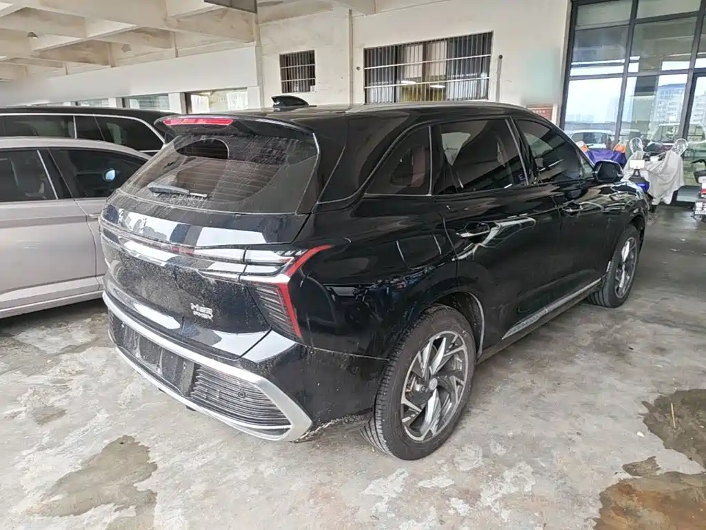 Photo 7 - Hongqi HS3 PHEV