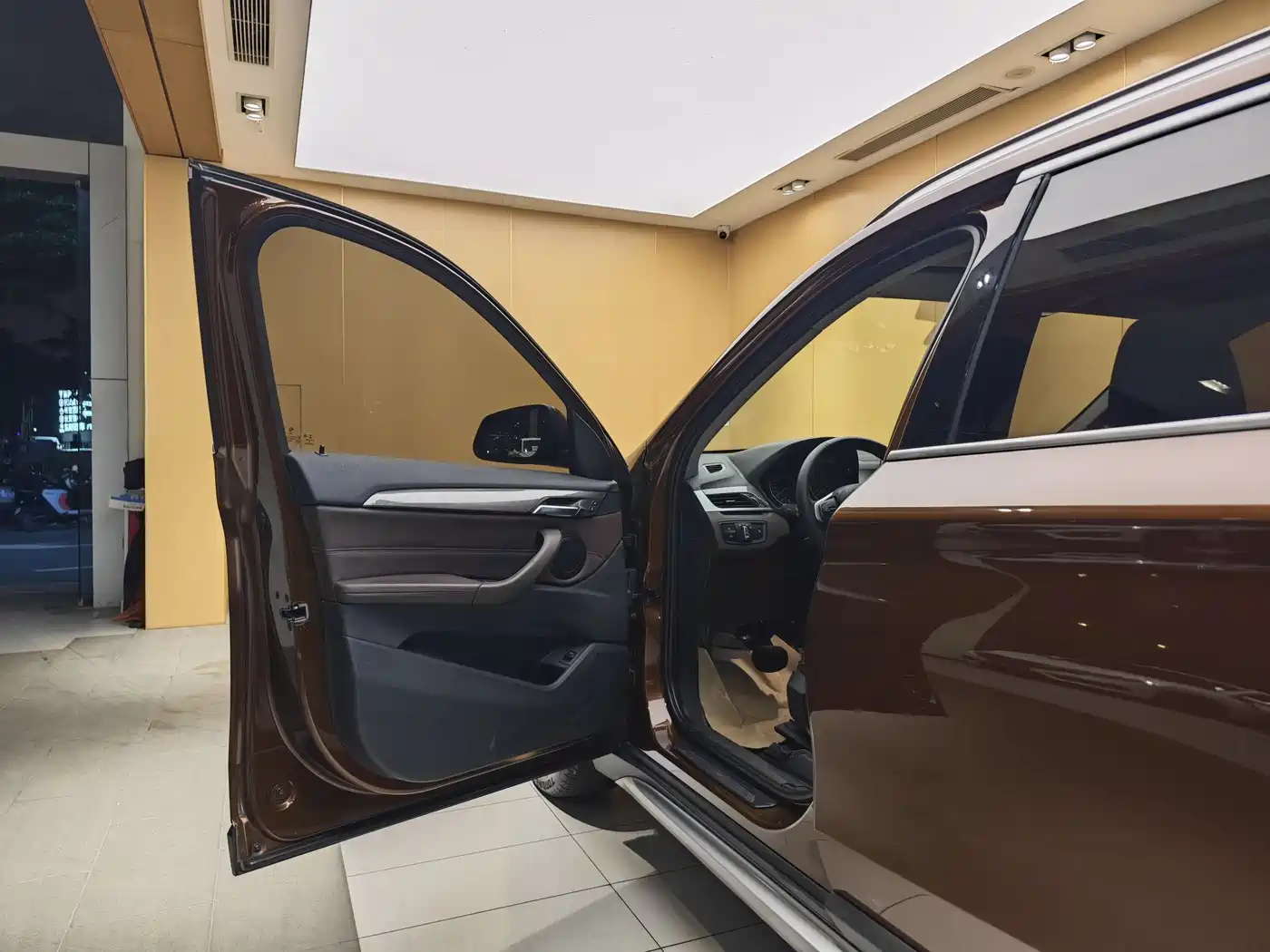 BMW X1 2016 sDrive18Li Luxury Model фото 7