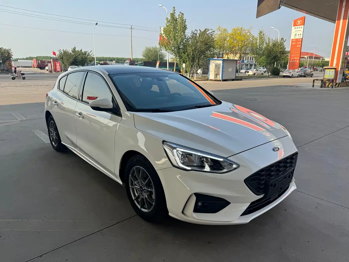 FORD FOX