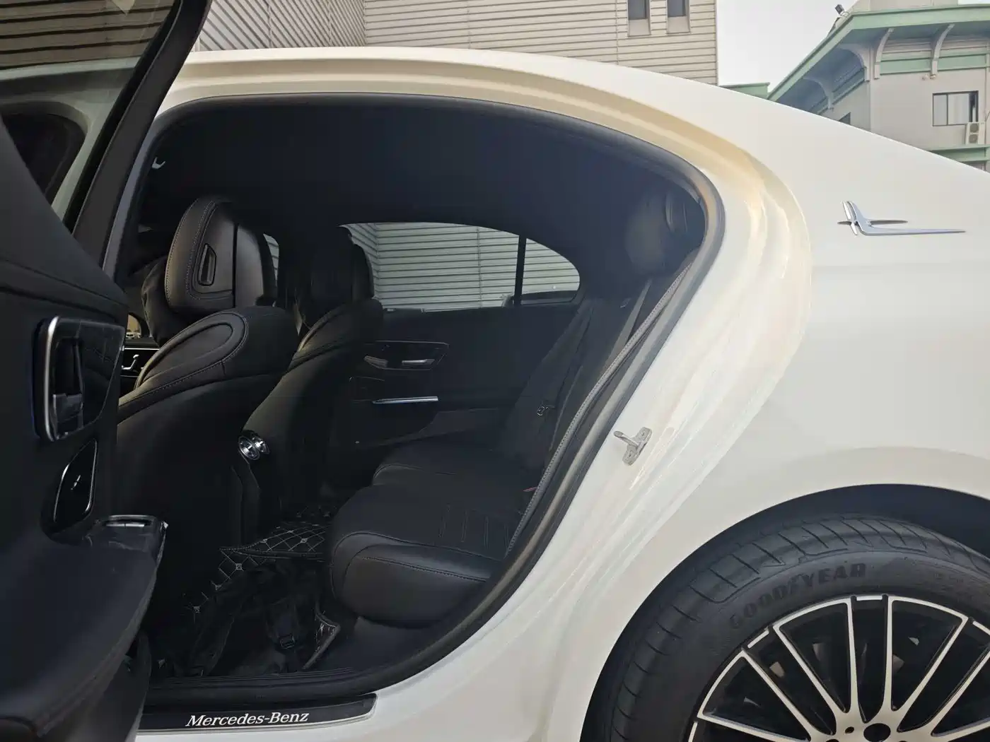 Mercedes-Benz C-Class 2025 C 260 L Sport Edition фото 10