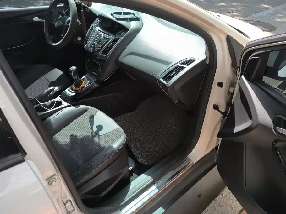 Ford Focus 2013 2012 Sedan 1.6L Manual Trend