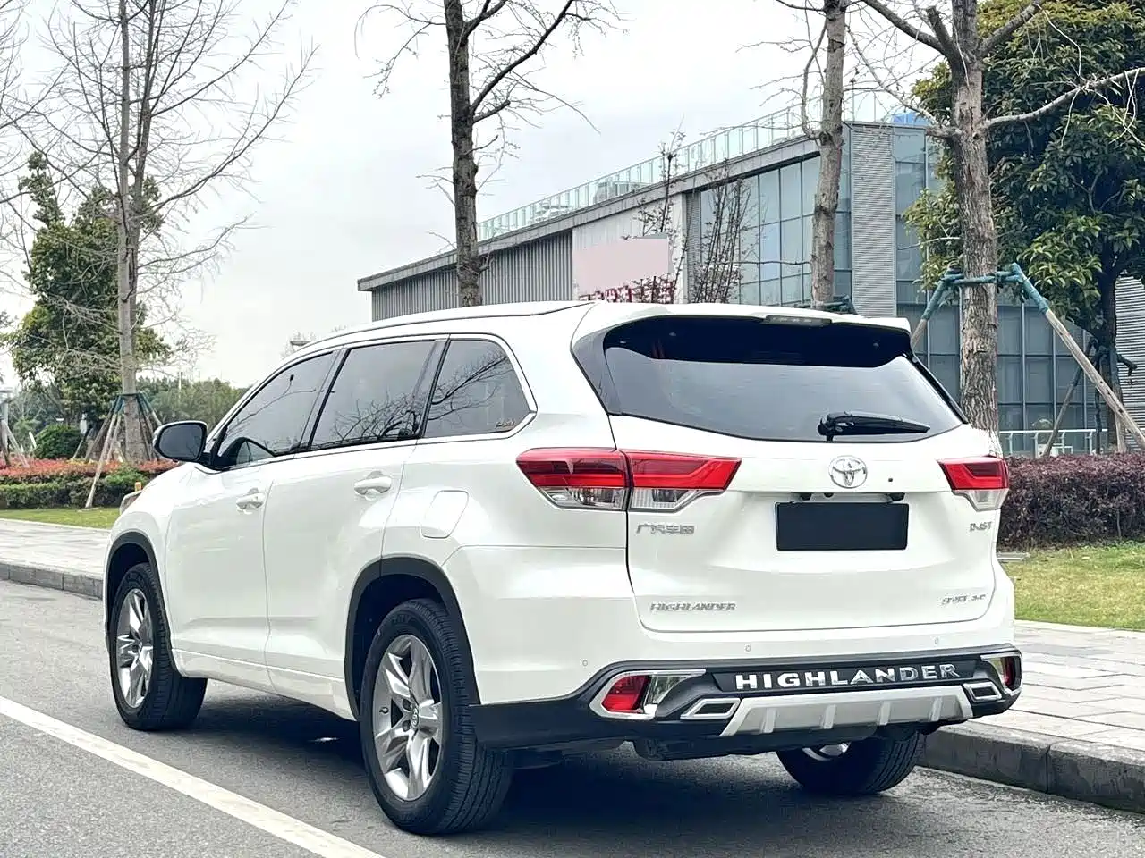 Фото 9 - Toyota Highlander