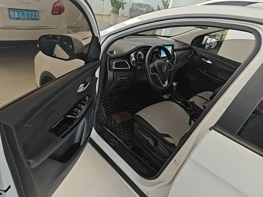 Baojun 730 2022 2021 1.5T CVT Fashion 7-Seater