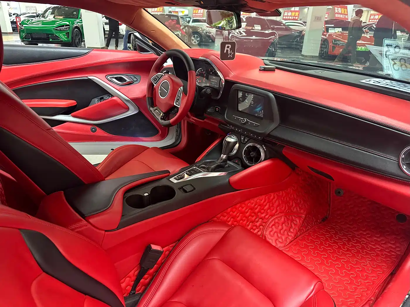 Chevrolet Camaro 2017 2.0T RS фото 9