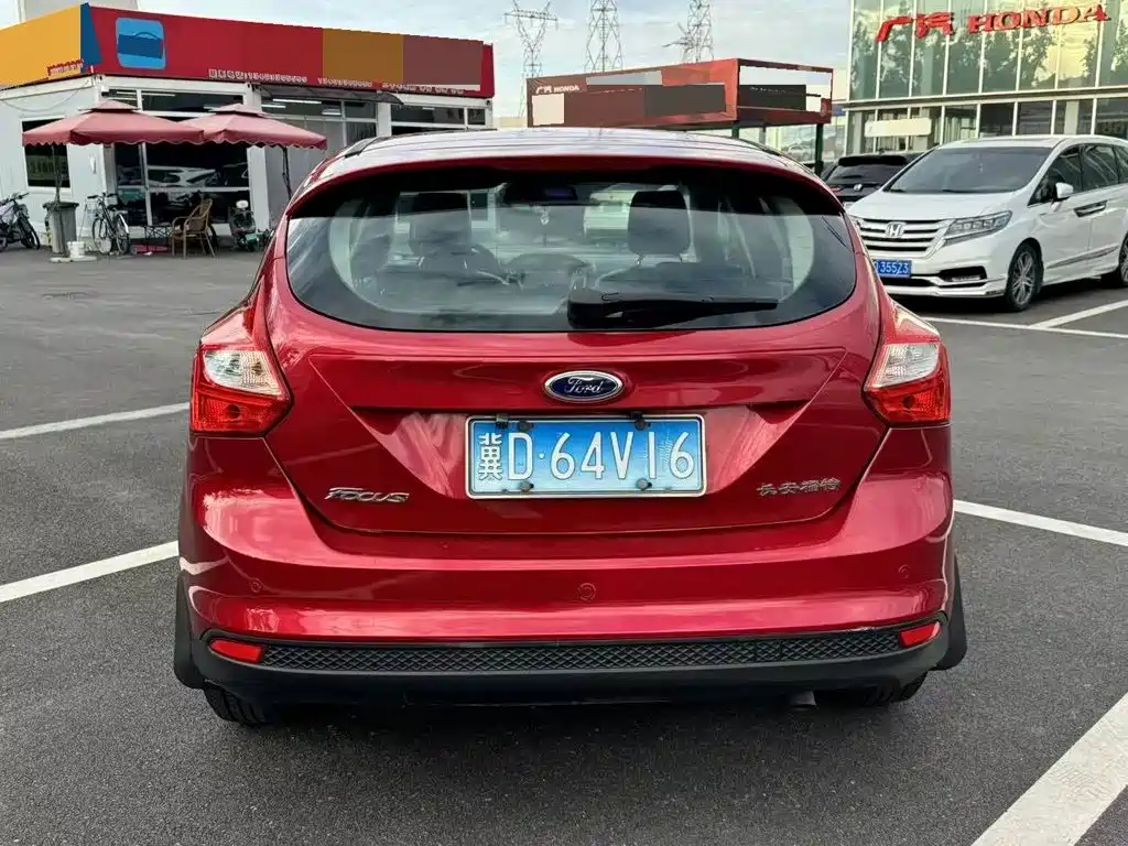 Фото 5 - Ford Focus
