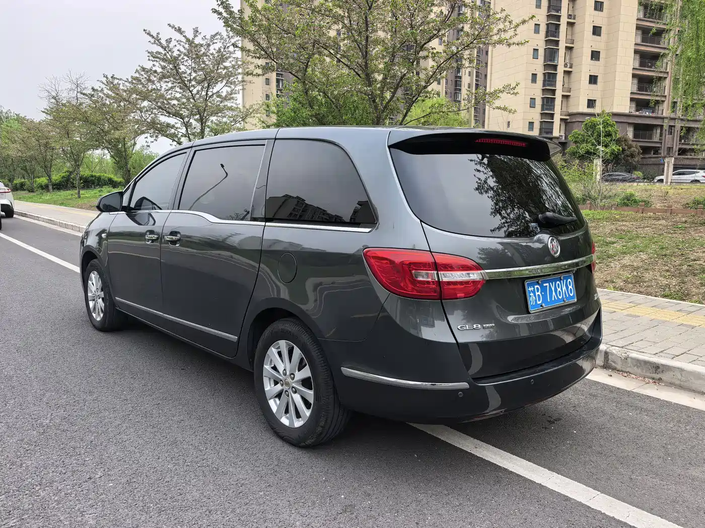 Buick GL8 2018 28T Premium Model China VI фото 3