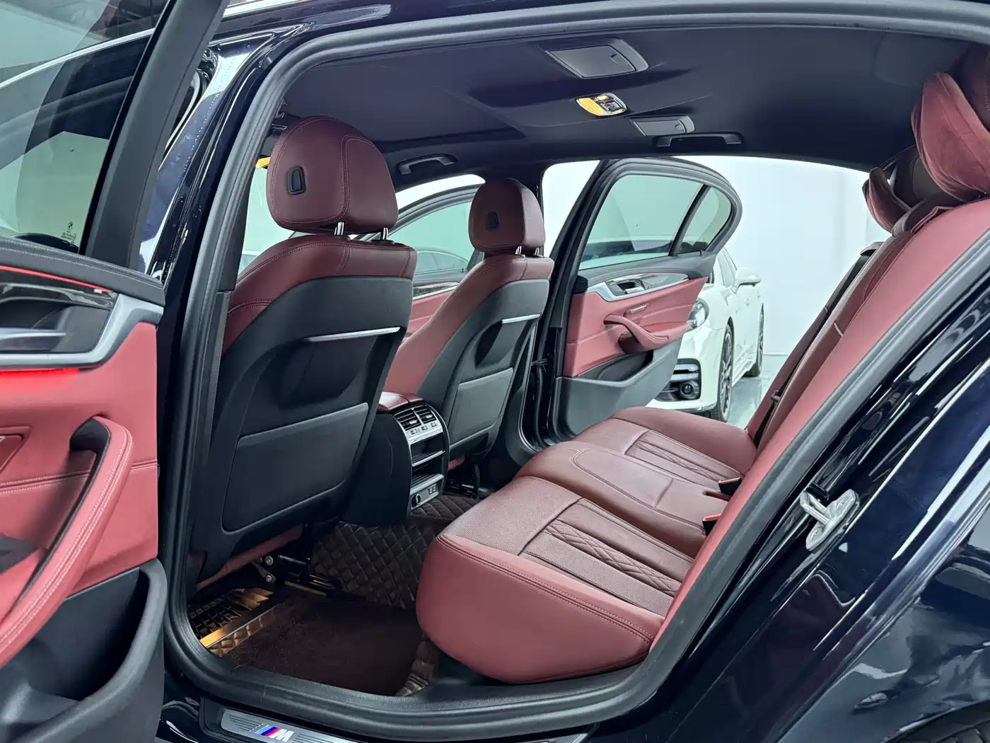 BMW 5 Series 2021 525Li M Sport Package фото 7