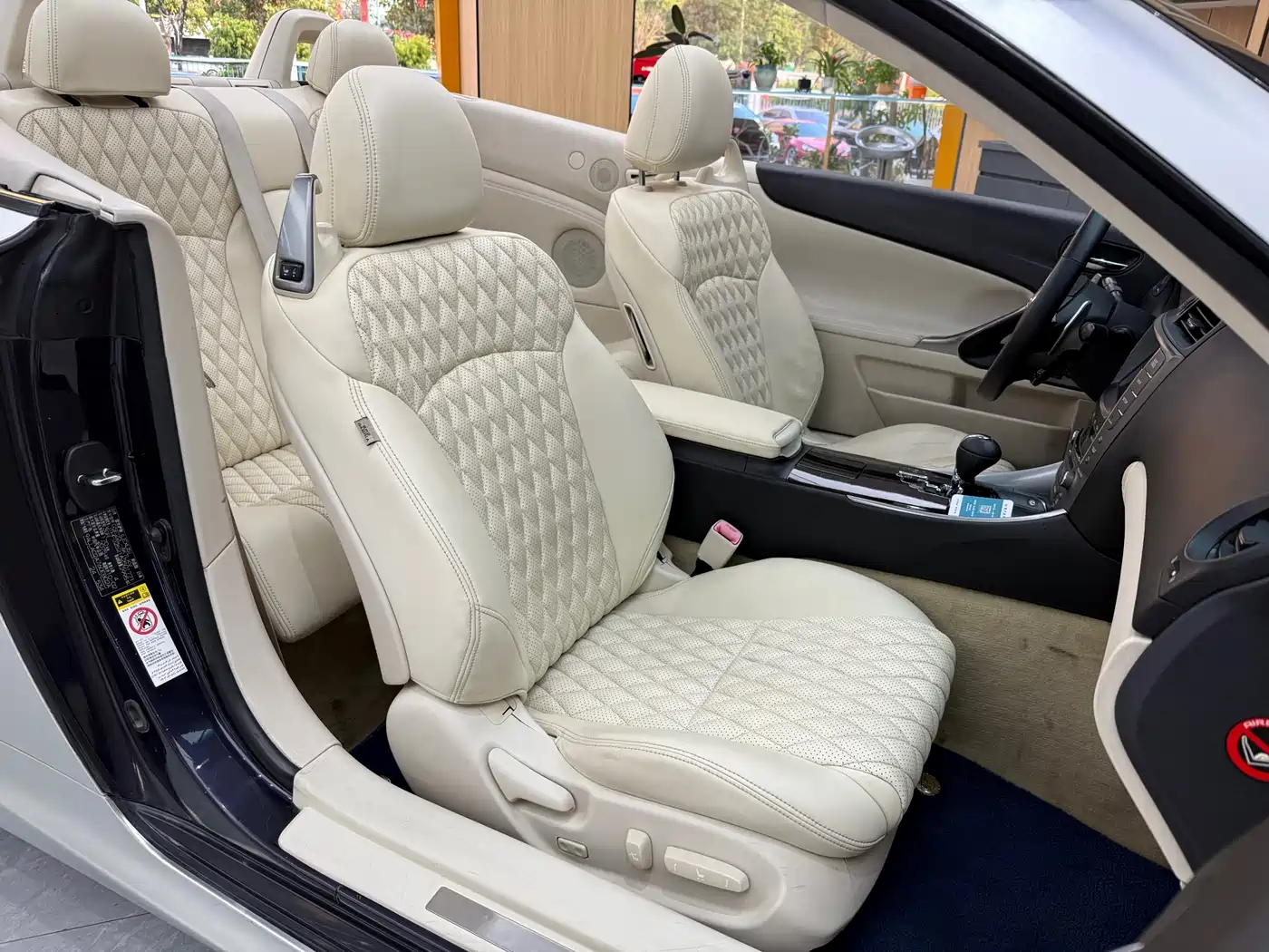 Lexus IS 2009 300C фото 24