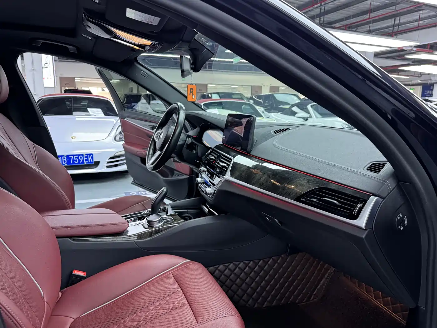 BMW 5 Series 2021 525Li M Sport Package фото 17