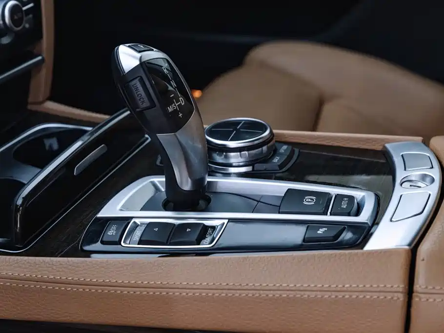 BMW 7 Series 2013 Model 740Li Luxury фото 14