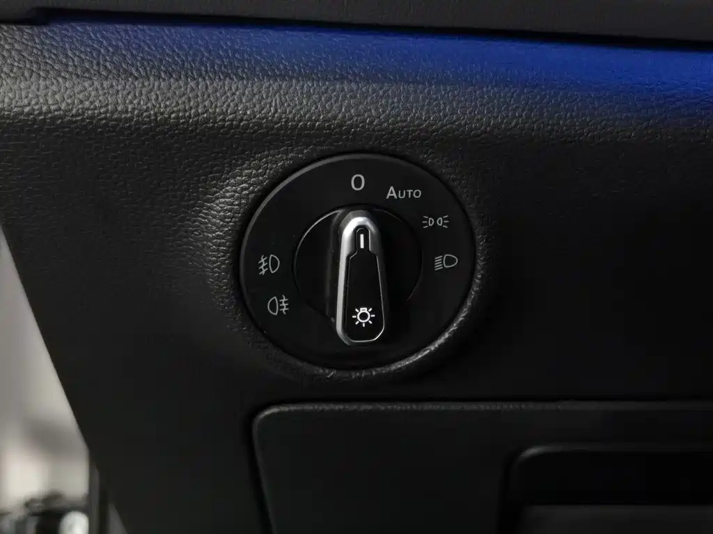 Фото 21 - Volkswagen Sagitar