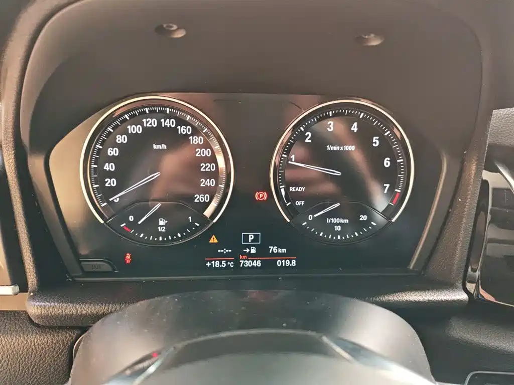 BMW 2 Series Touring 2018 218i Luxury Line фото 9