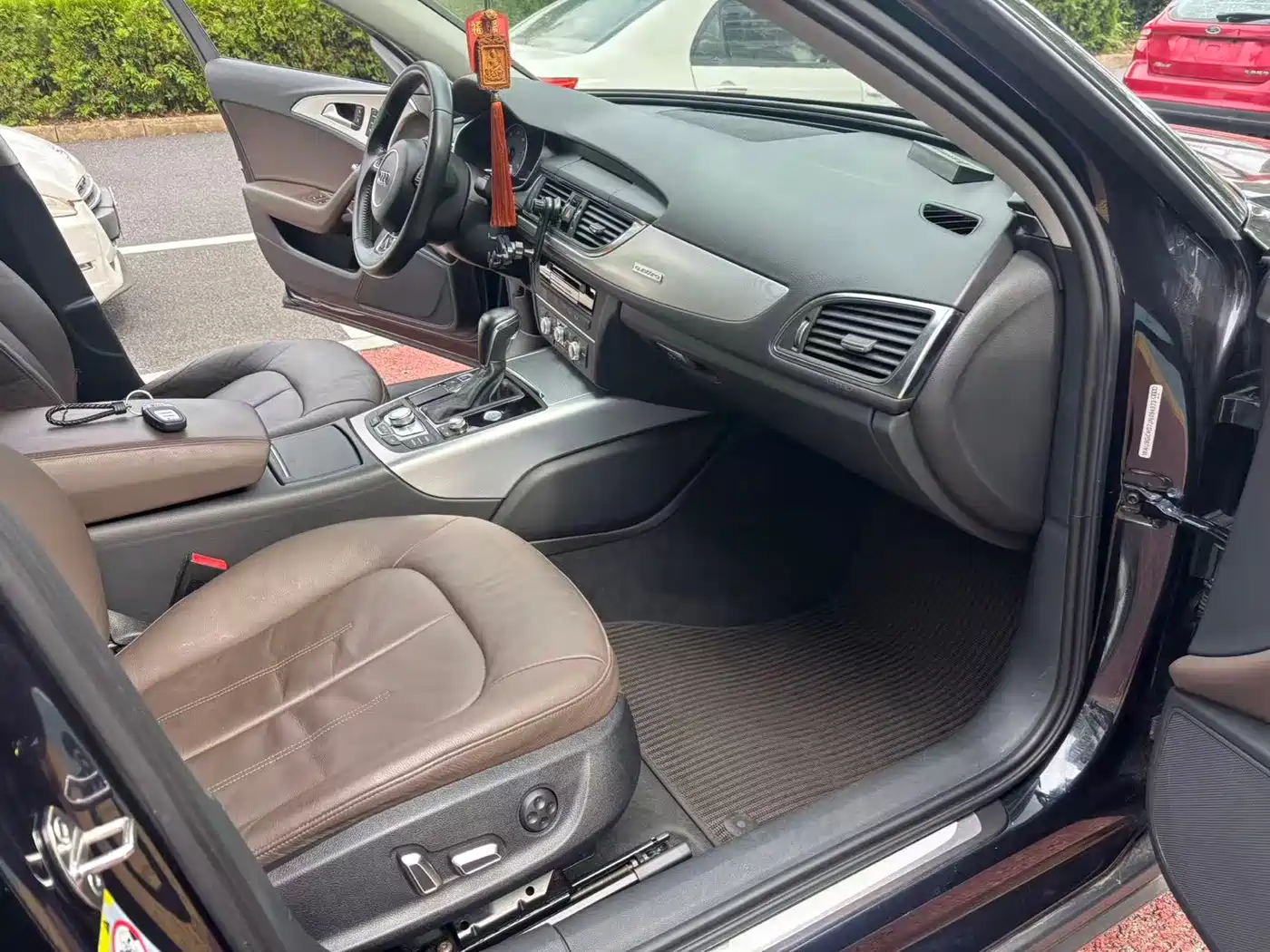Фото 9 - Audi A6 (Import)