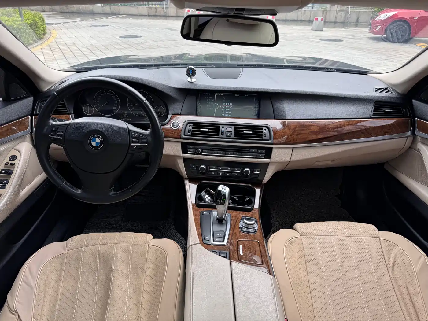 BMW 5 Series 2011 528Li Luxury фото 10