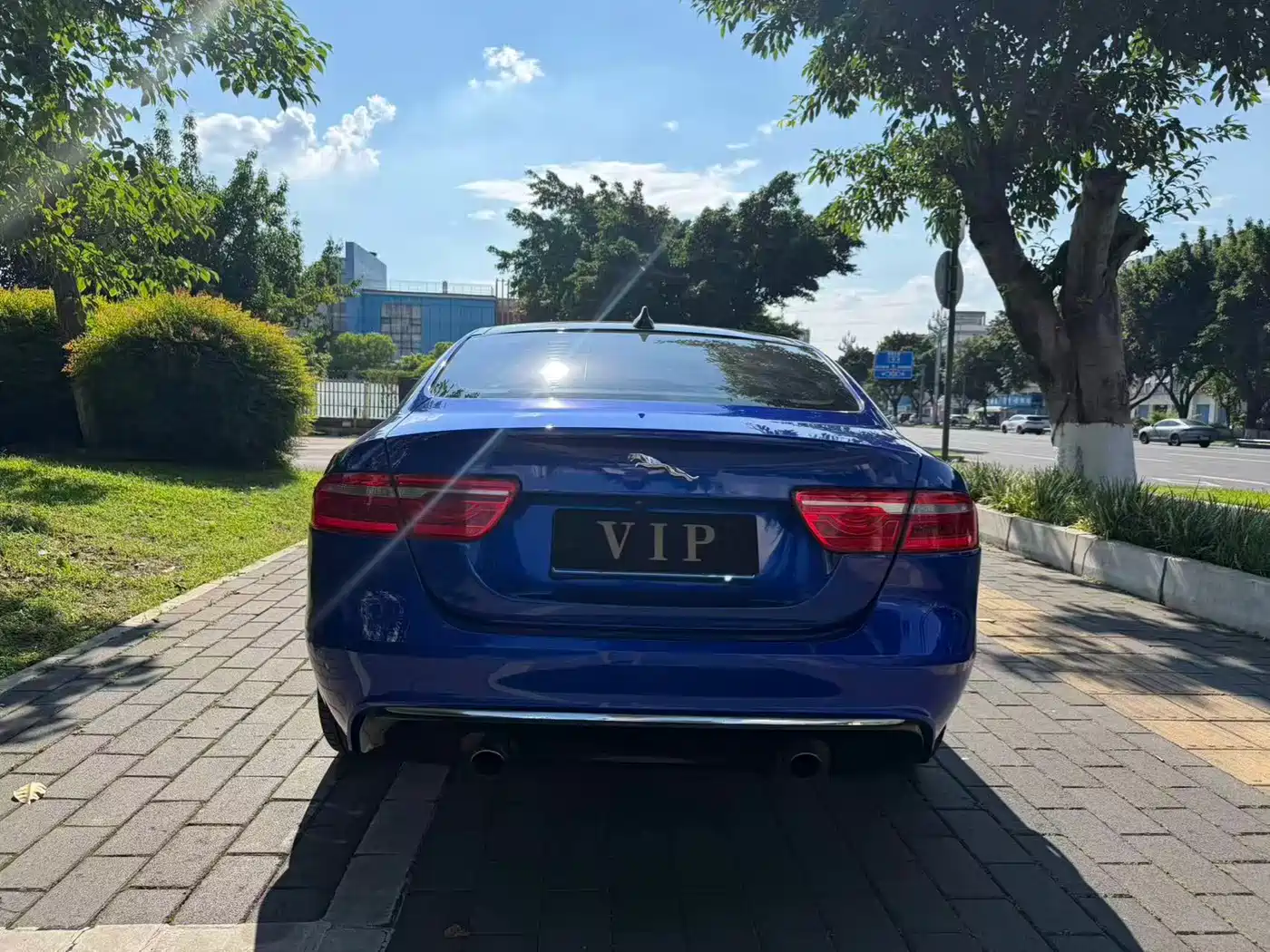 Фото 8 - Jaguar XEL