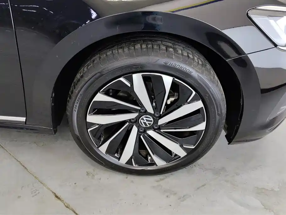Volkswagen Passat 2025 Outstanding 380TSI Dragon Soaring Edition фото 6