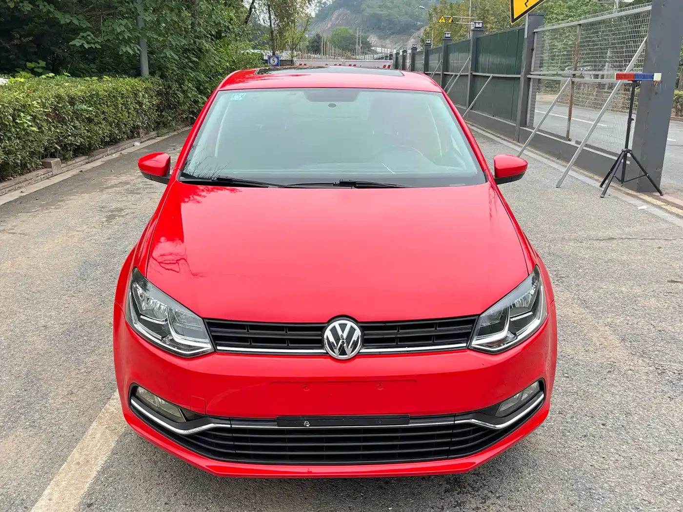 Volkswagen Polo 2016 1.6L Automatic Comfort фото 2