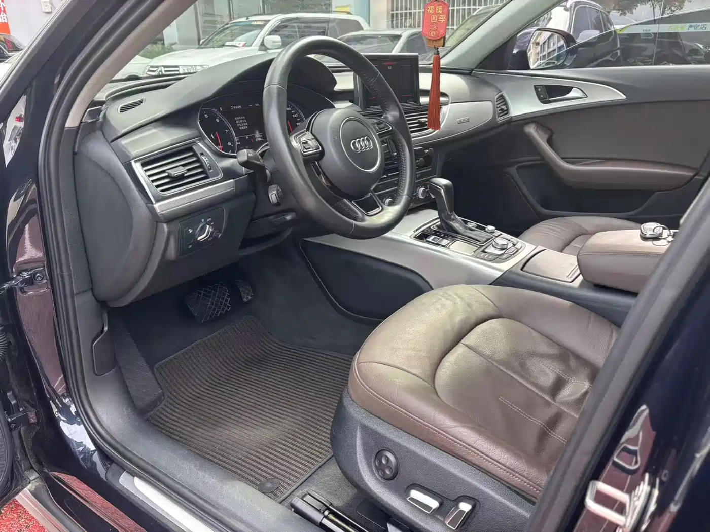 Фото 7 - Audi A6 (Import)
