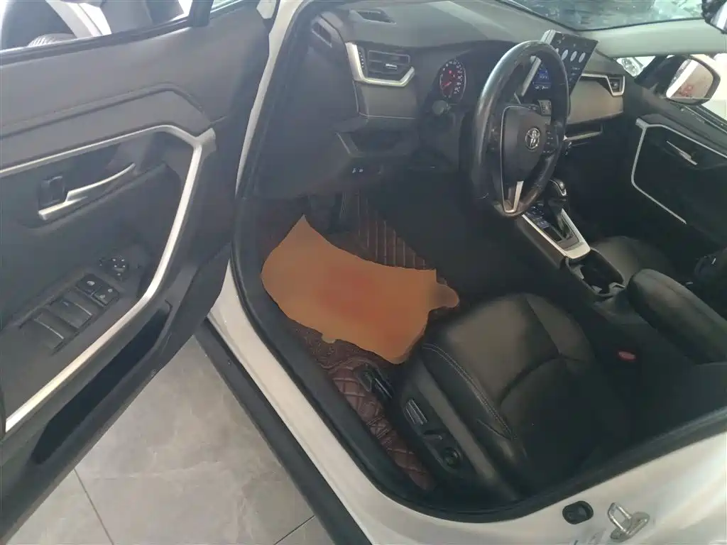 Toyota Wildlander 2022 2.0L CVT AWD Luxury Edition фото 16