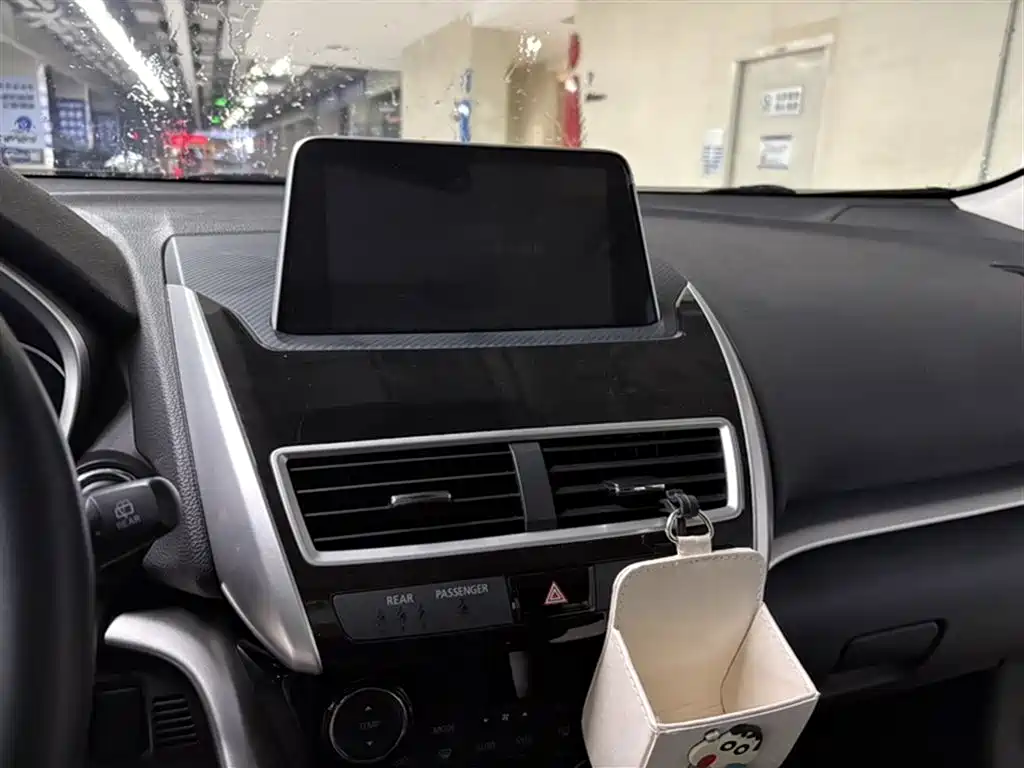 Mitsubishi Eclipse Cross 2018 1.5T CVT 2WD Faith Edition фото 5