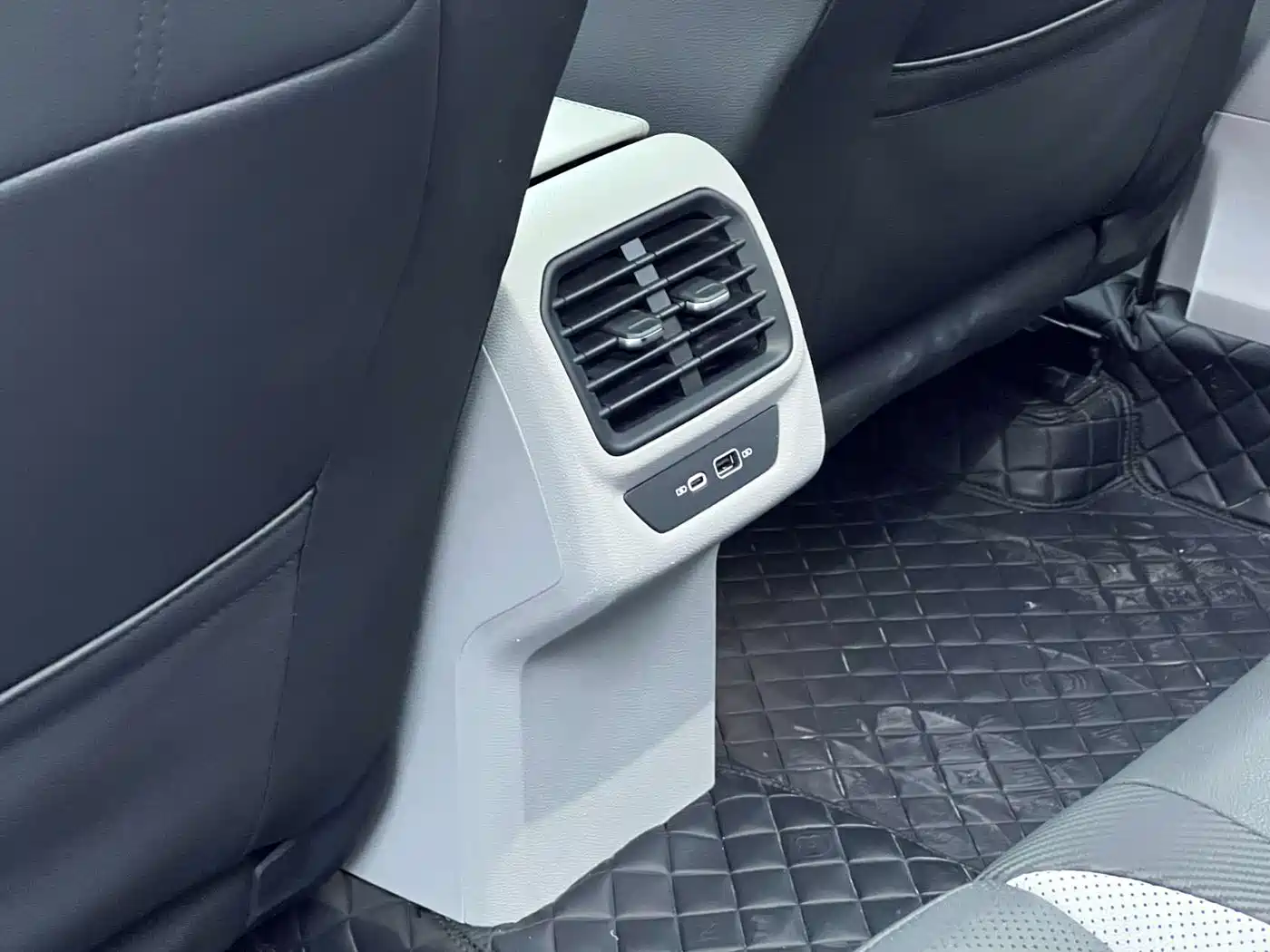 Volkswagen Lamando 2022 Lamando L 280TSI DSG Ultra Spicy Flagship фото 30