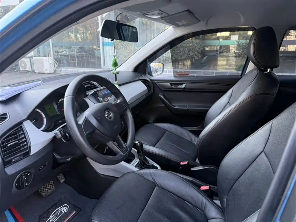 Škoda Fabia 2017 1.4L Auto Forward Edition фото 14