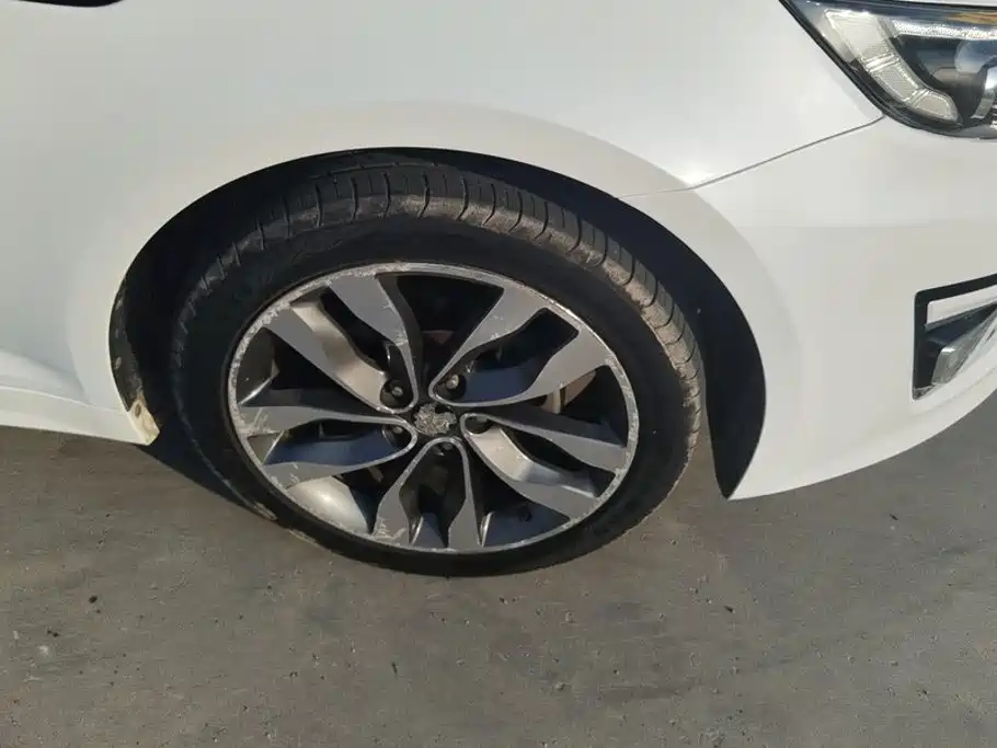 Photo 6 - Kia K5