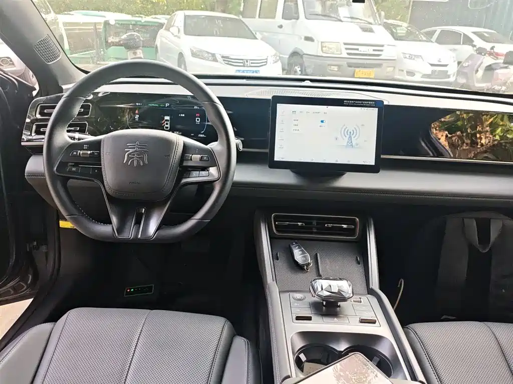 BYD Qin L 2024 DM-i 80KM Leading Edition фото 10