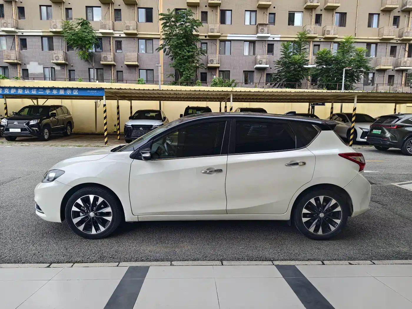 Nissan Tiida 2023 2023 1.6L CVT Smart Premium Edition