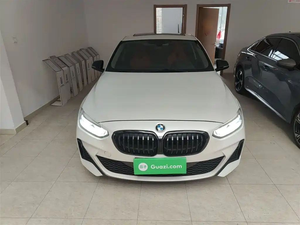 BMW 1 Series 2021 125i M Sport Black Night Edition фото 3