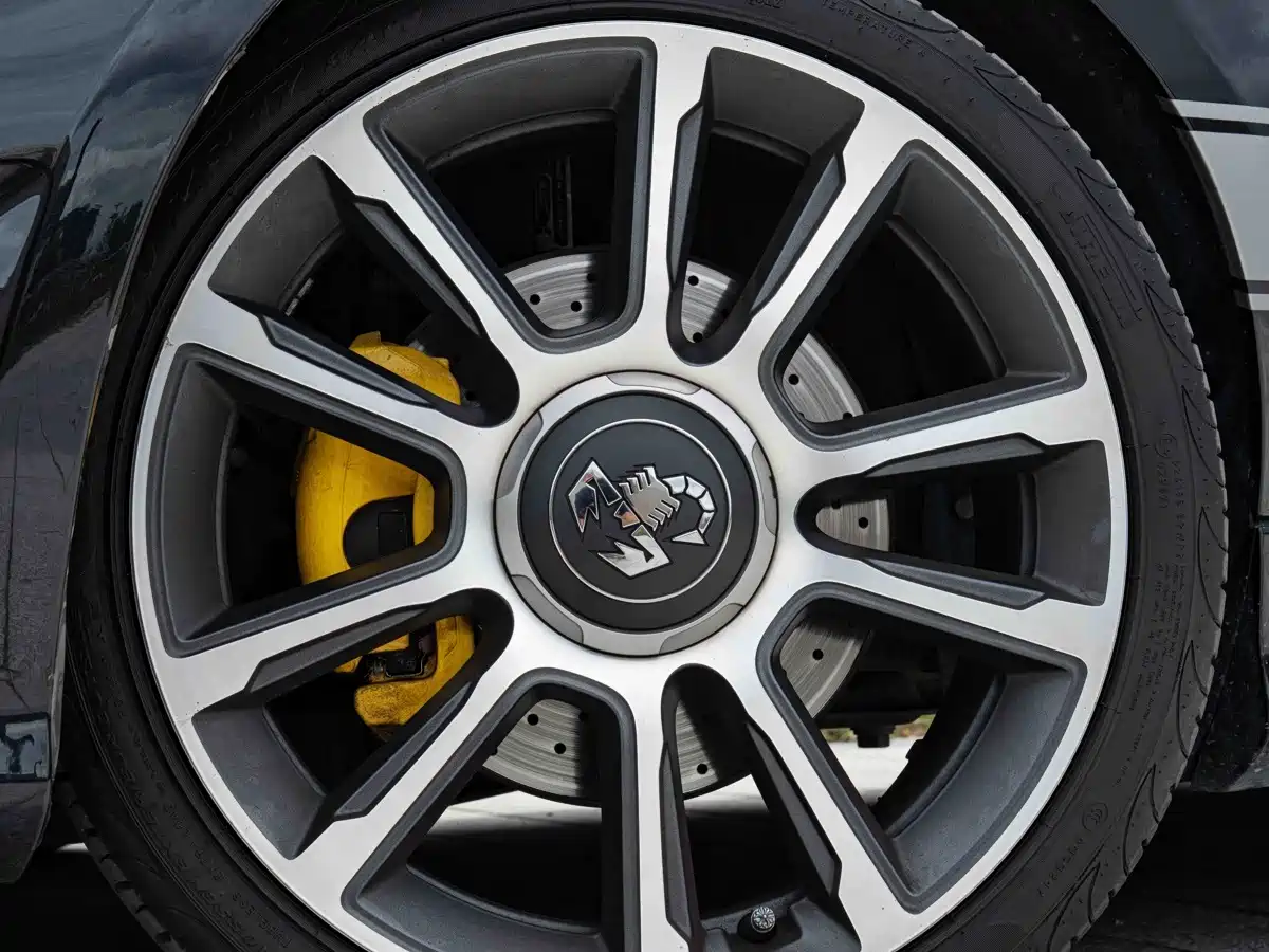 Abarth 595 2023 2021 Competizione