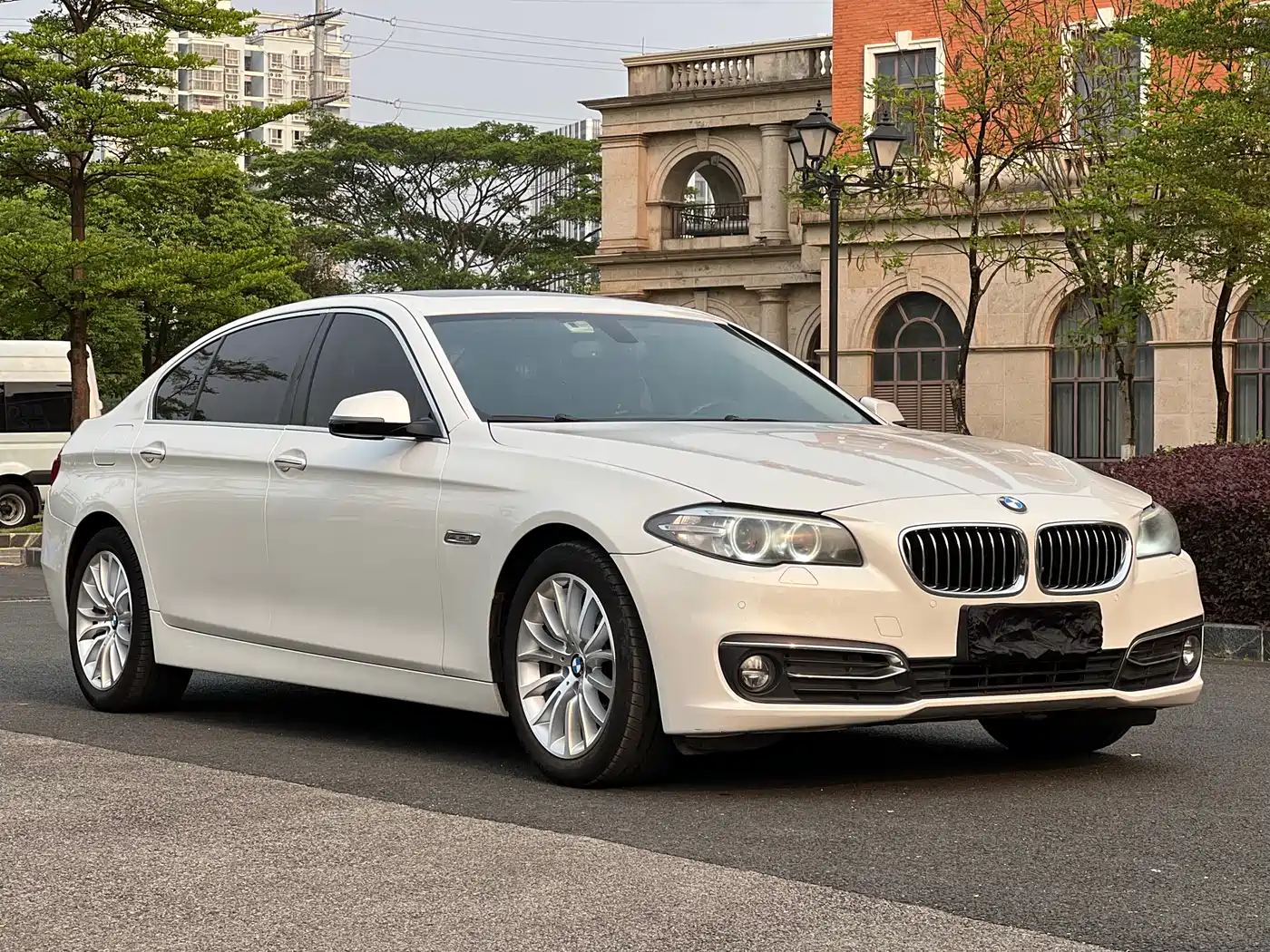 BMW 5 Series 2017 525Li Luxury Design Package фото 3