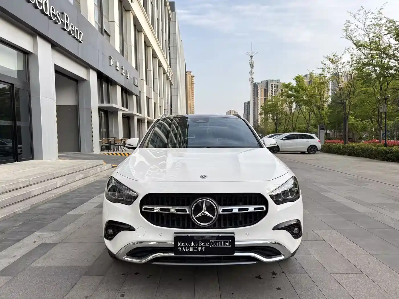 MERCEDES-BENZ GLA