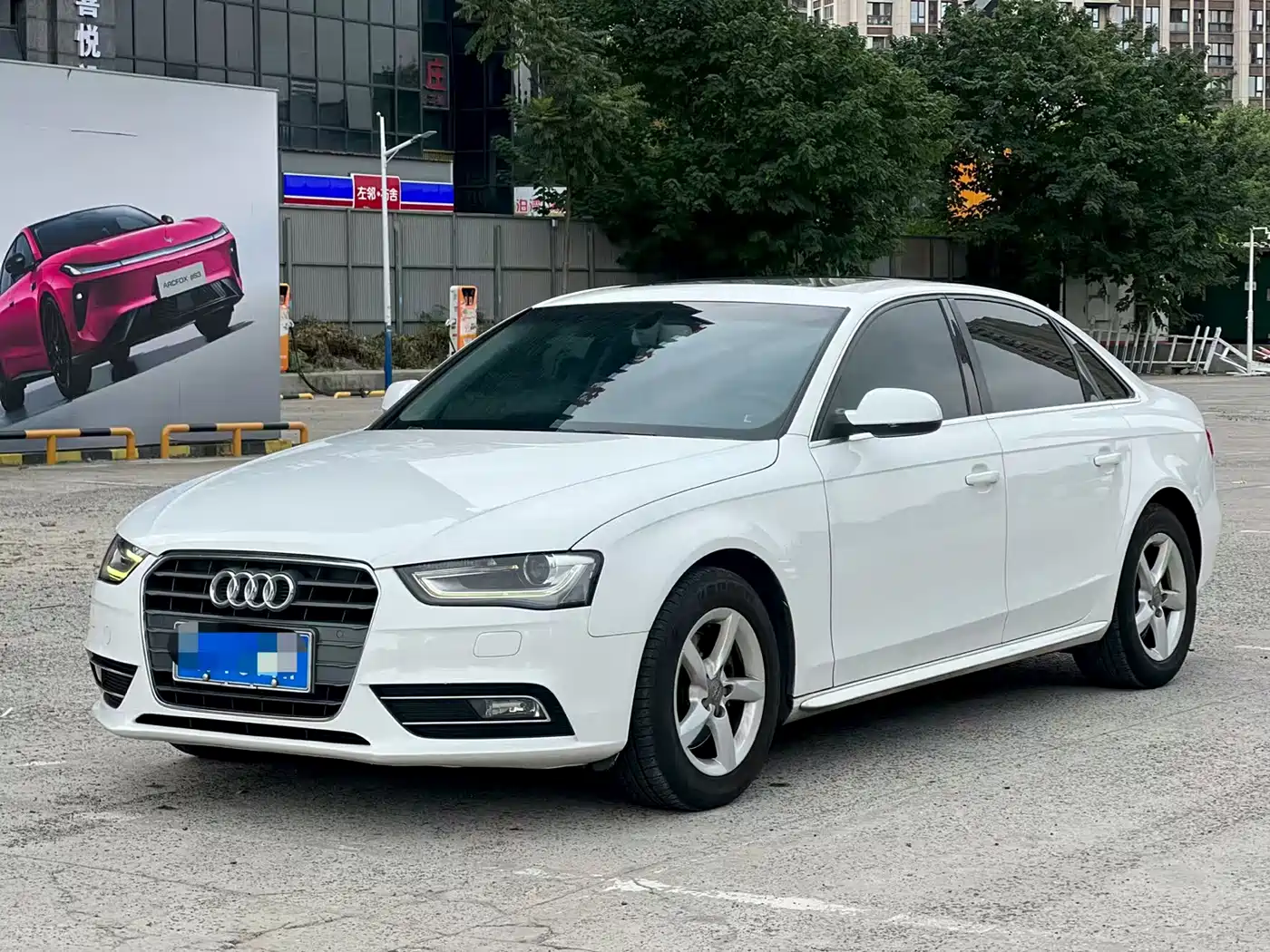 Фото 1 - Audi A4L