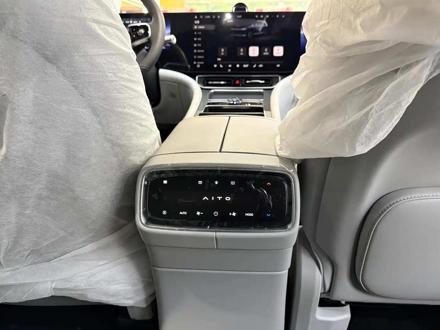 AITO Wenjie AITO M9 2024 Range Extender Ultra 52kWh 6-seater фото 24