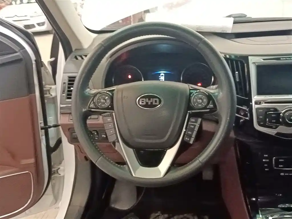 BYD Surui 2016 1.5L Manual Elite фото 11