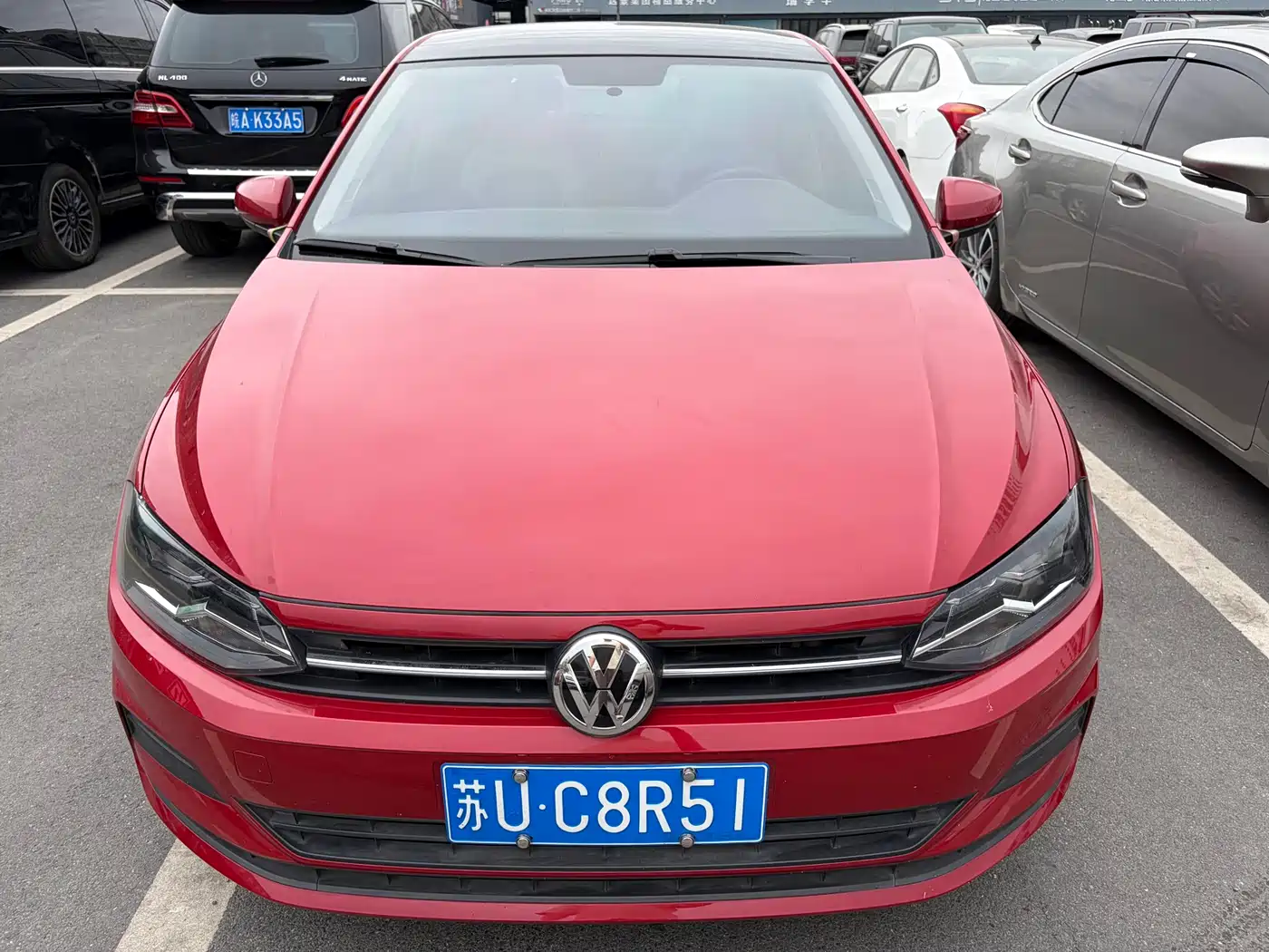 VOLKSWAGEN POLO