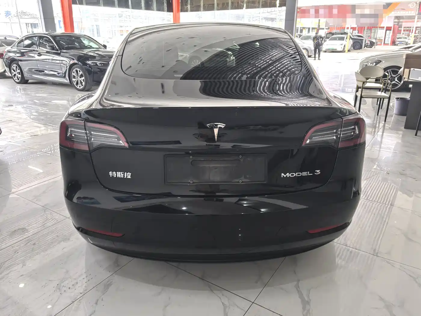 TESLA MODEL 3