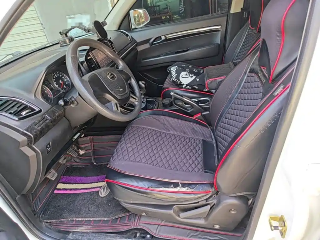 Landwind X8 2018 2017 2.0T Gasoline 4X2 Luxury