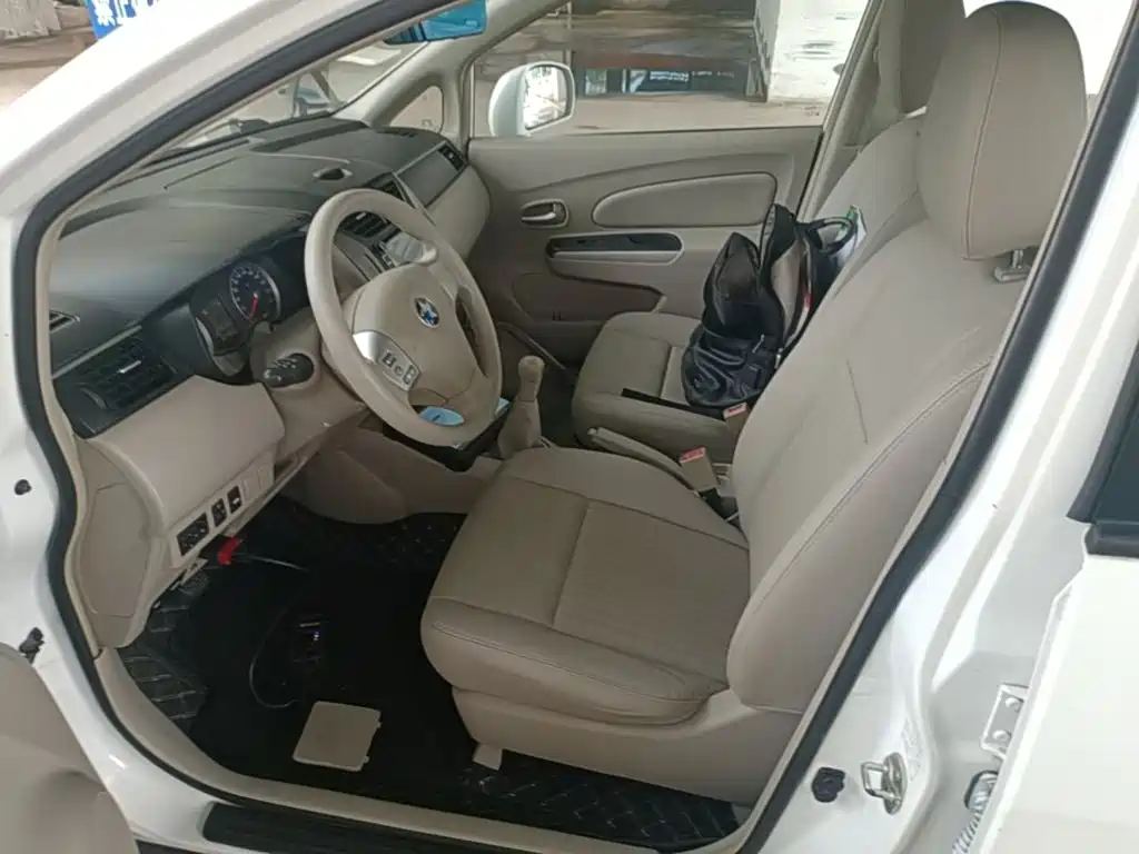 Venucia D50 2015 2015 1.6L Manual Luxury