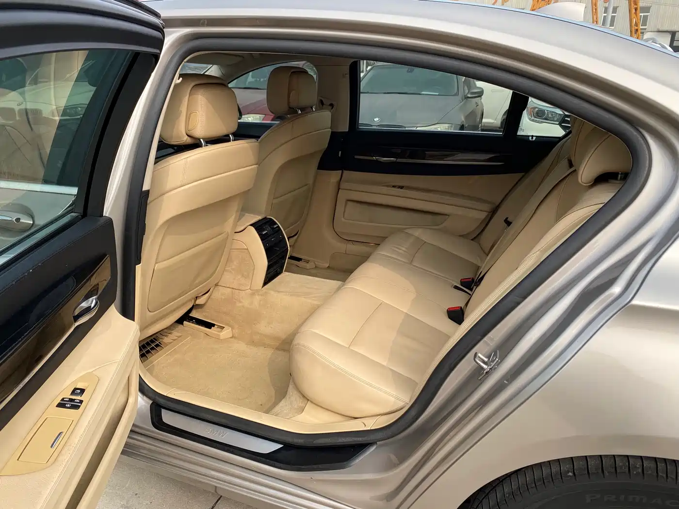 BMW 7 Series 2011 730Li Elegance фото 5