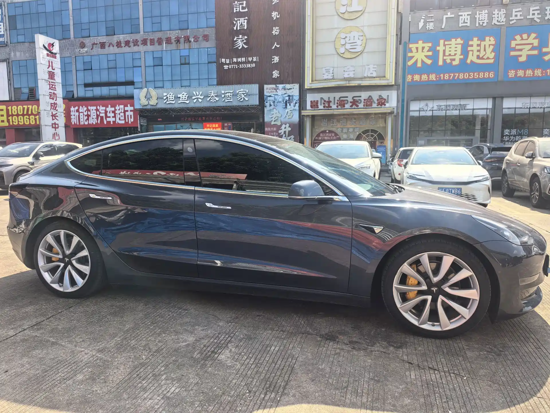Фото 5 - Tesla Model 3