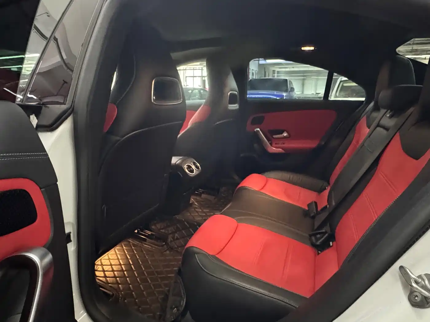Mercedes-Benz Mercedes-Benz CLA AMG 2020 AMG CLA 35 4MATIC 8