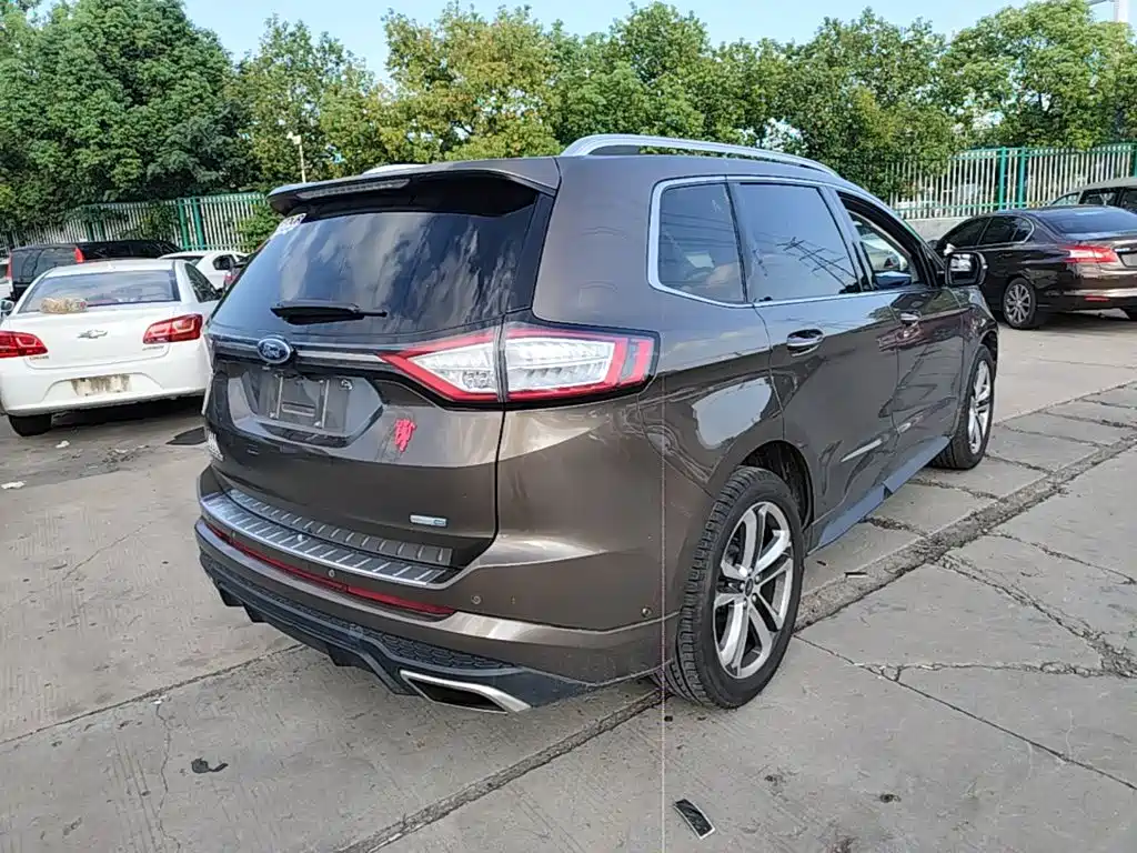 Фото 7 - Ford Edge