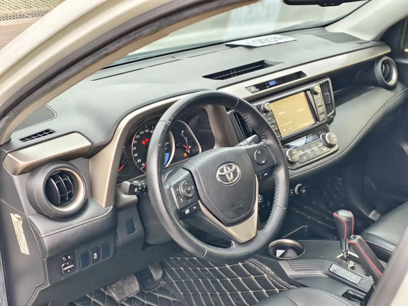 Toyota RAV4 Rongfang 2015 2.5L Automatic 4WD Elite Edition фото 8