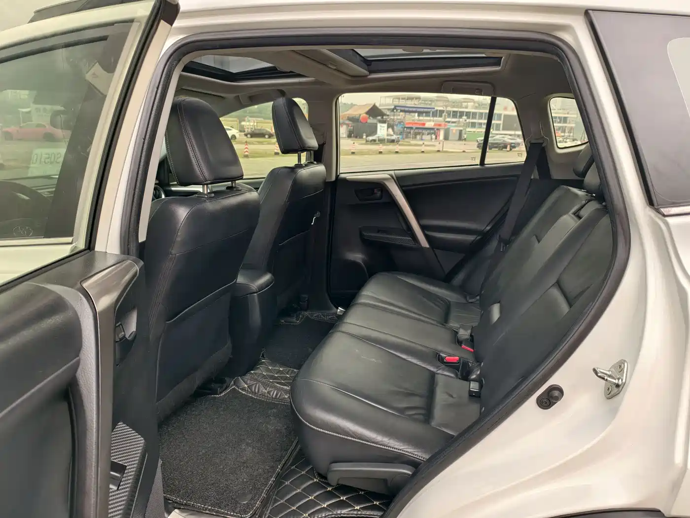 Toyota RAV4 Rongfang 2015 2.5L Automatic 4WD Elite Edition фото 15