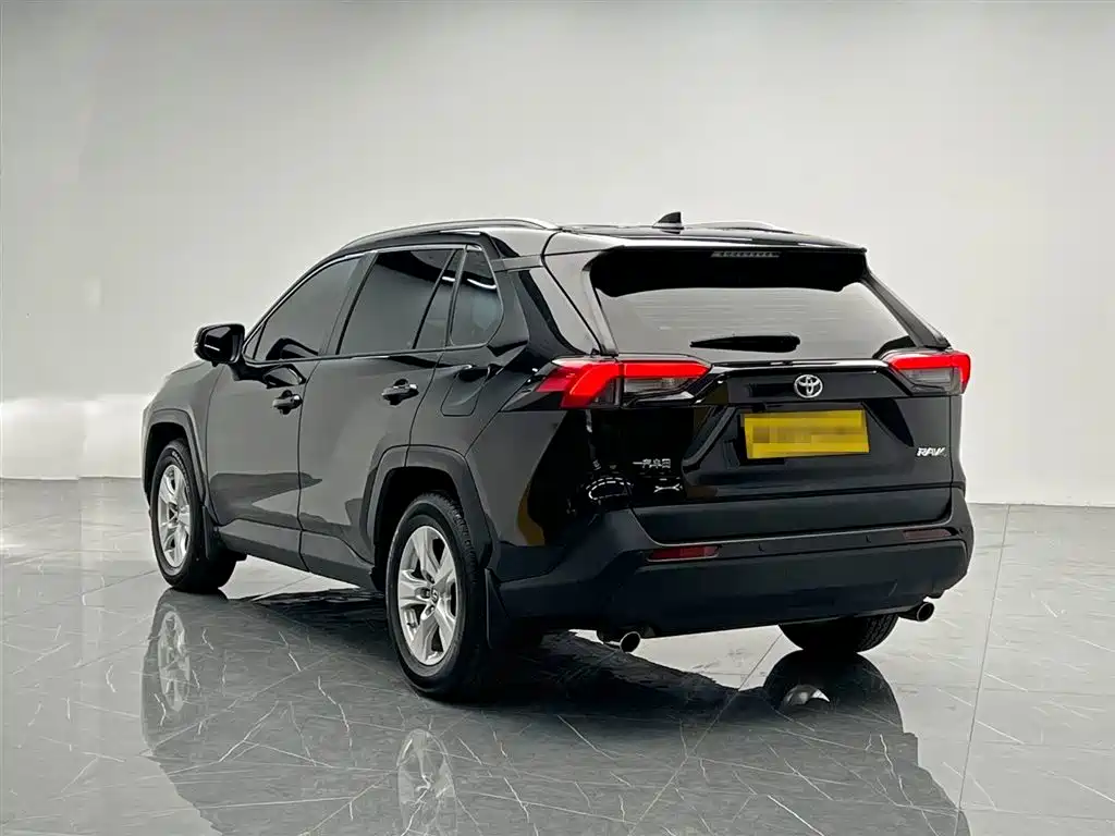Toyota RAV4 Rongfang 2020 2.0L CVT 2WD Urban Edition фото 4