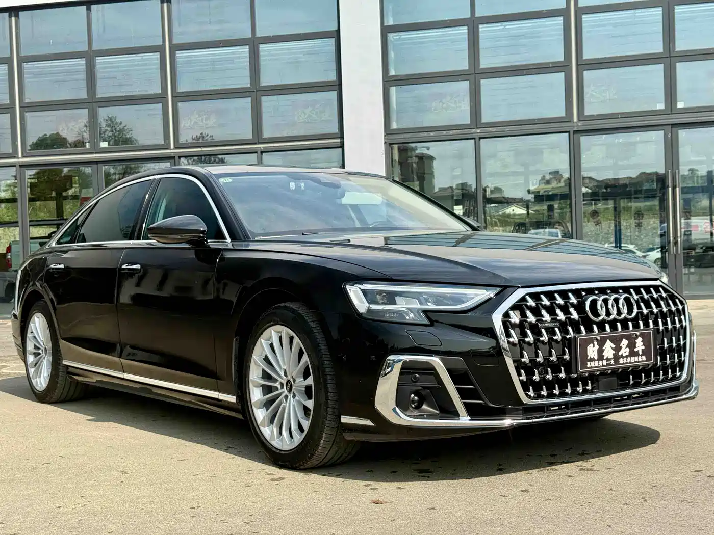 Audi A8 2023 A8L 45 TFSI quattro Luxury фото 3