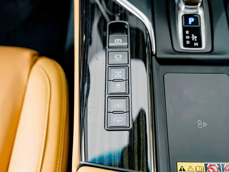 Lexus LX 2025 2025 700h Leading Edition